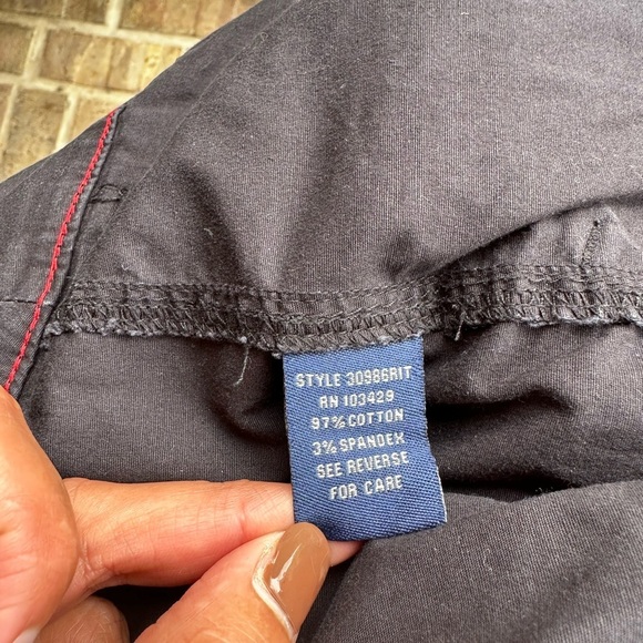 Black Cargo Shorts with Classic Design - Picture 9 of 10